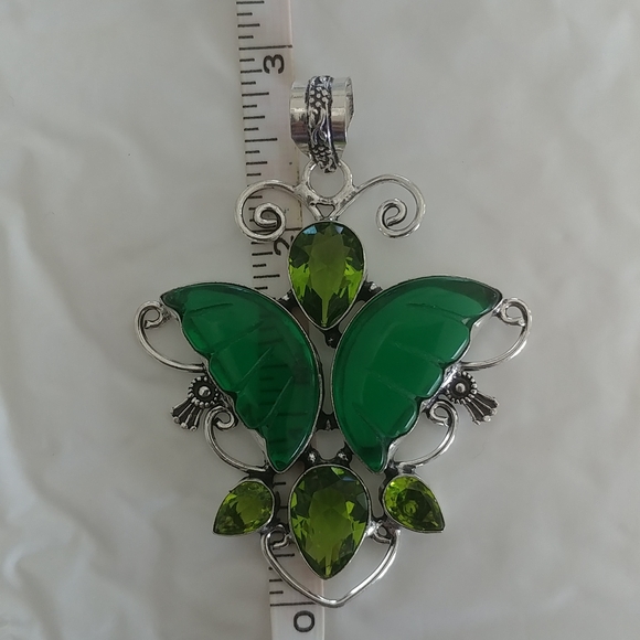 Chryosprase and Peridot Pendant - Picture 4 of 4